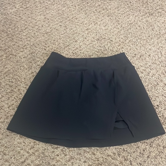 SOLD‼️‼️‼️size 4 lululemon tennis skirt - Picture 3 of 3